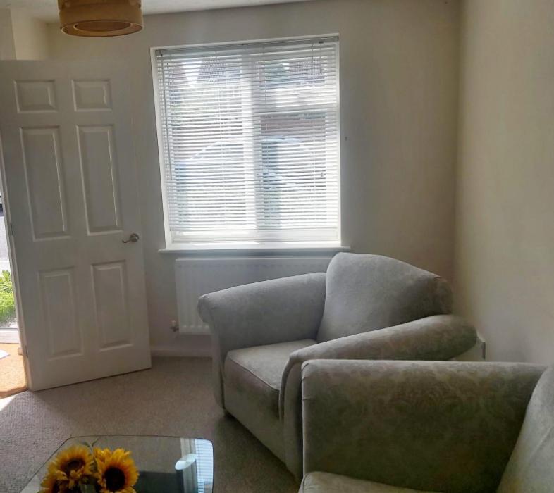 Ashford Holiday Home Smithy Drive Sleeps 5 Free Wifi And Vehicle Parking Kingsnorth Exterior foto